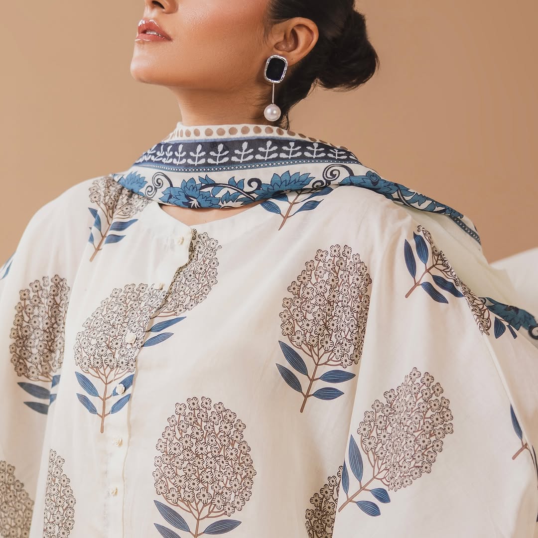 NOOR ZAAR (Stitched 3 Pcs)