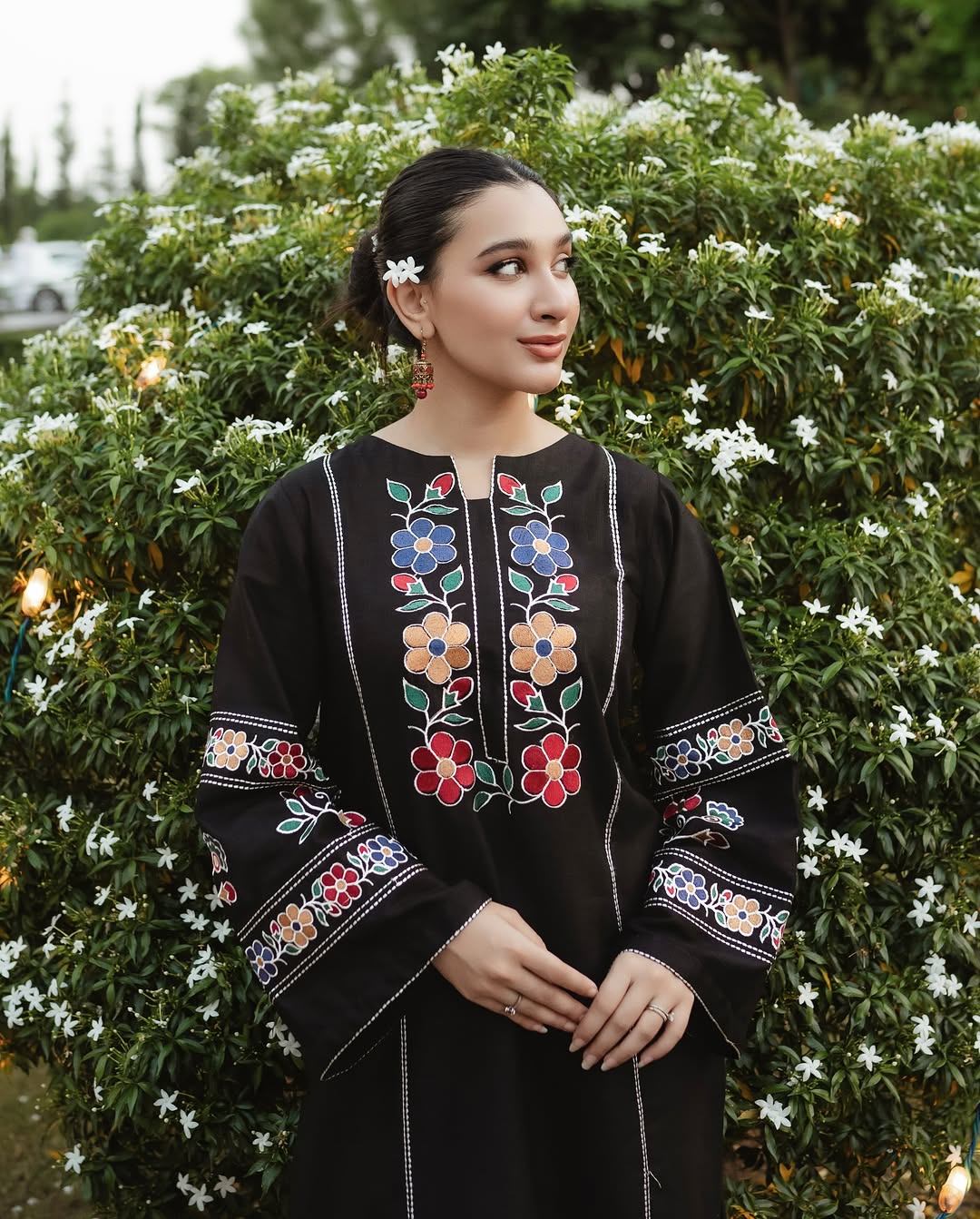 Maya Black (Embroidery 2 Pcs)