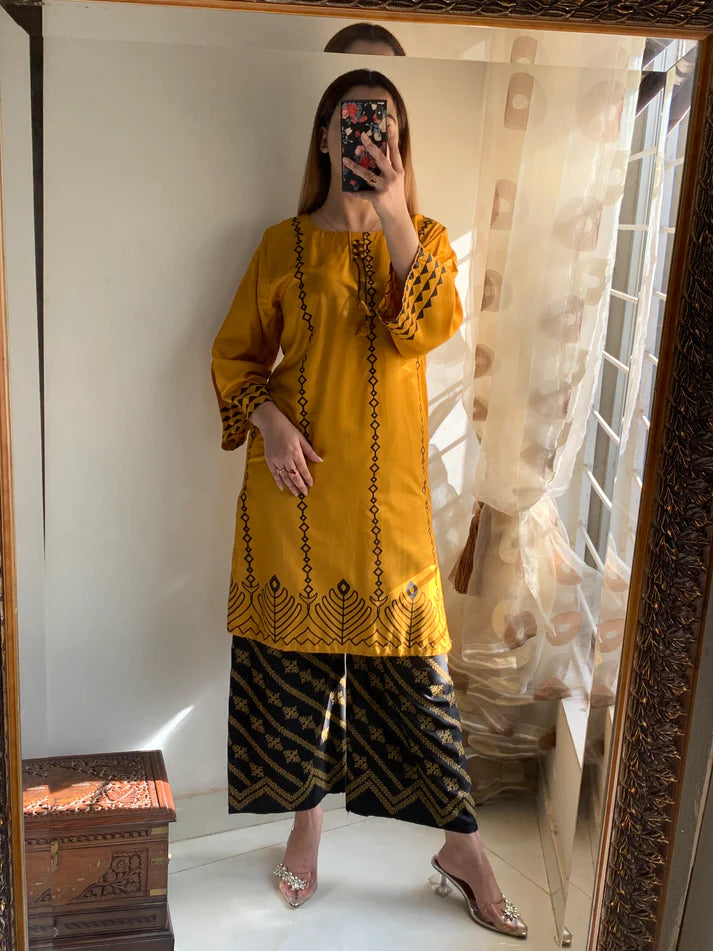 Saya (Stitched 2 Pcs)