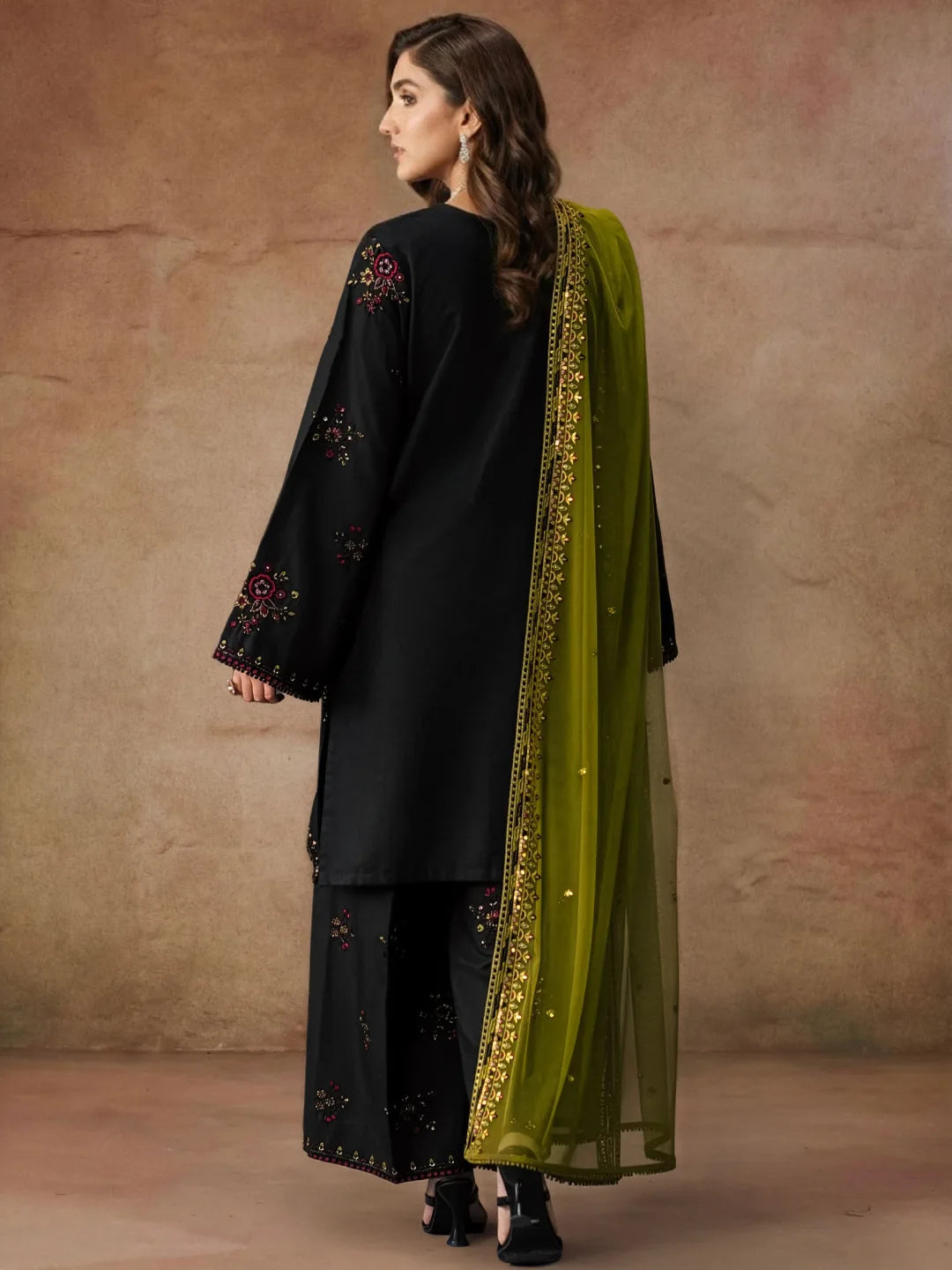 LAIRA (Embroided 3 PCs)