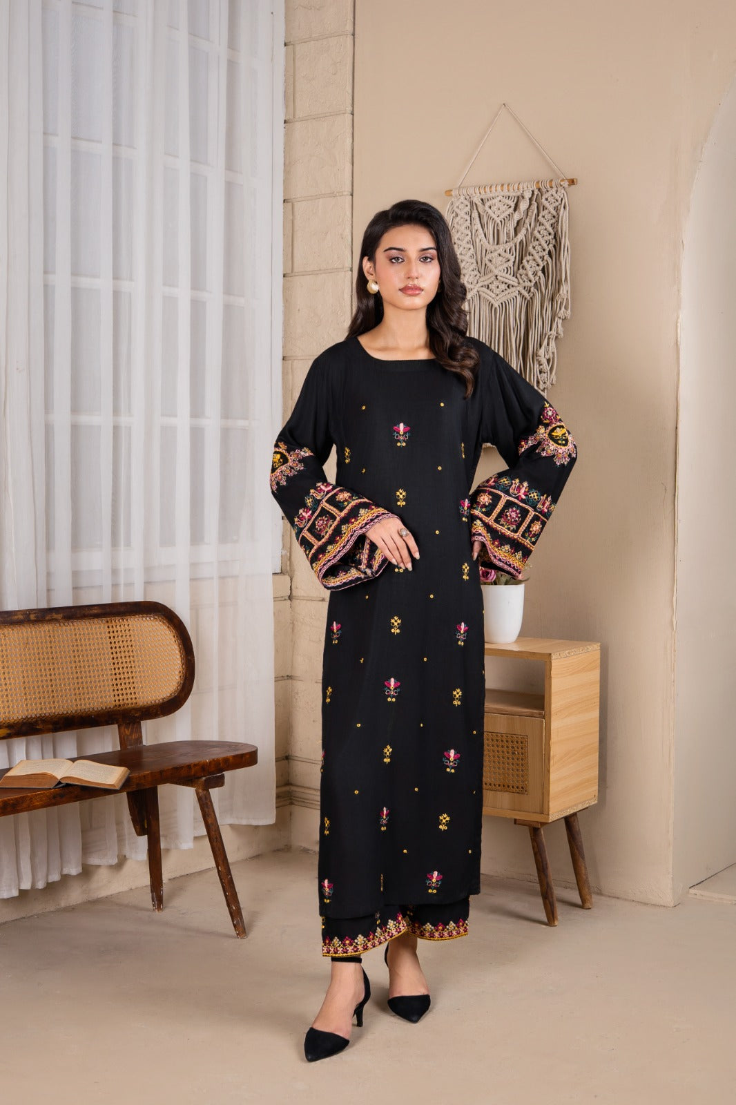 Luna (Embroided 2 PCs)