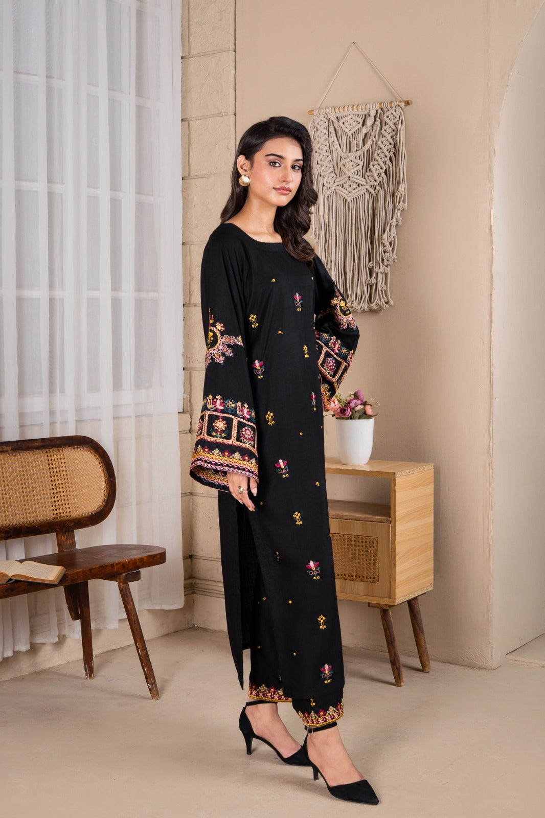 Luna (Embroided 2 PCs)