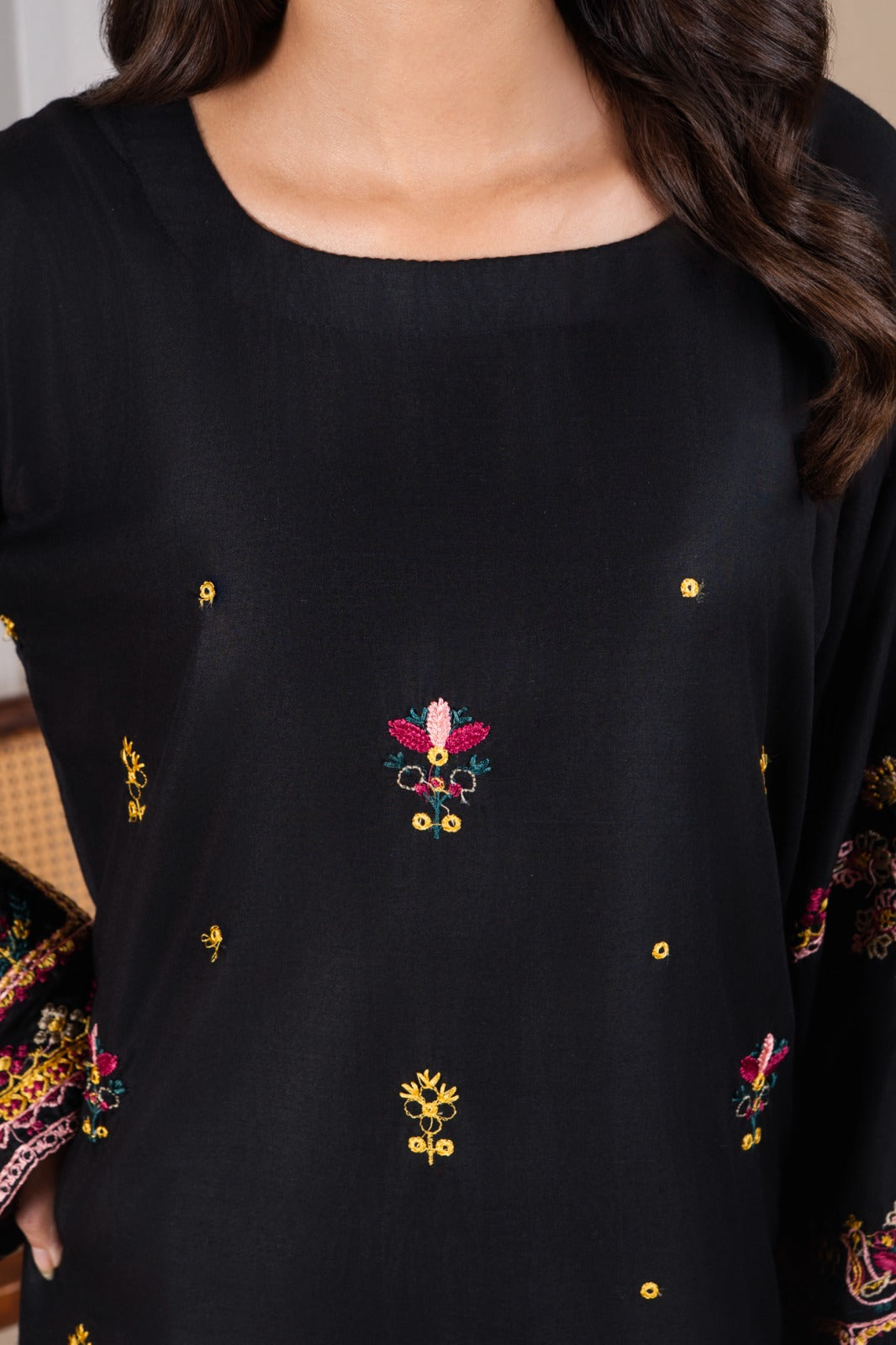 Luna (Embroided 2 PCs)