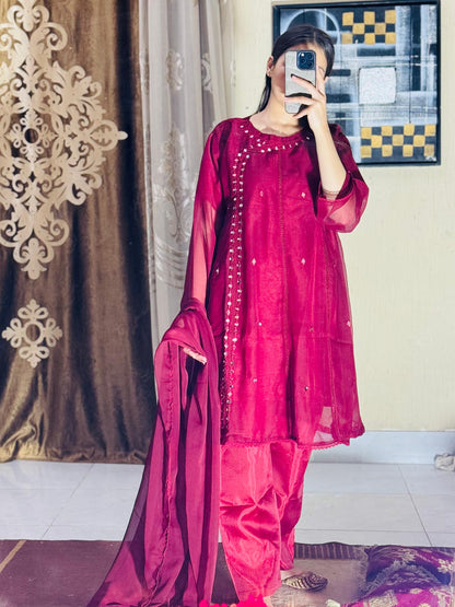 Mahnoor  ( Stitched 3 Pcs )